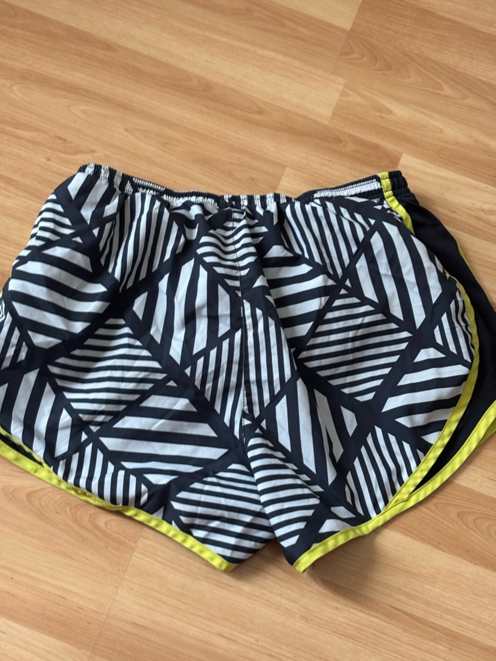 Nike Running‎ Shorts Black  and Neon-Trim Athletic Shorts - Picture 6 of 7
